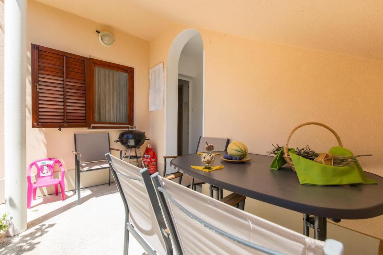 Apartmani Xenia & Desiderio Buzet Exterior photo